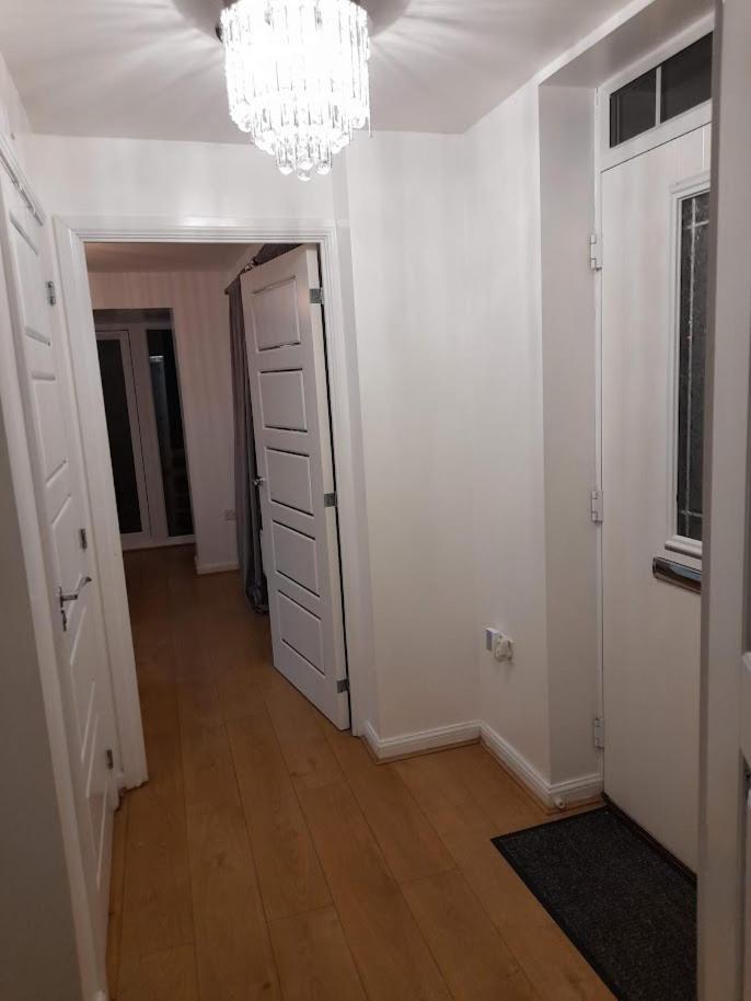 Beautiful 4 Bedroom Treasure Home Hemel Hempstead Zewnętrze zdjęcie