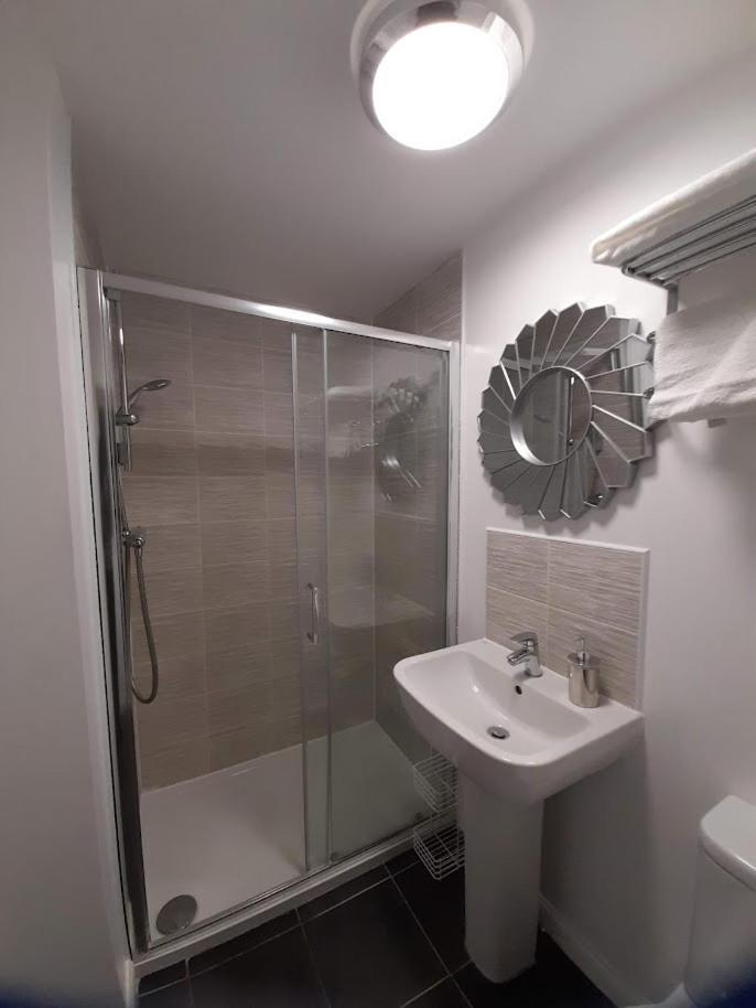 Beautiful 4 Bedroom Treasure Home Hemel Hempstead Zewnętrze zdjęcie