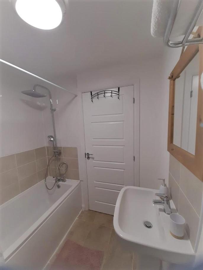 Beautiful 4 Bedroom Treasure Home Hemel Hempstead Zewnętrze zdjęcie